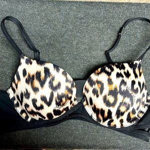 Victoria Secret Bra.